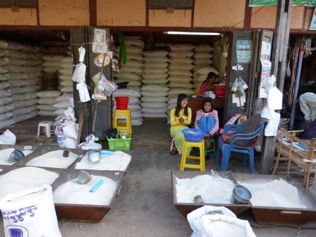 Reisverkaufsstand in Bagan