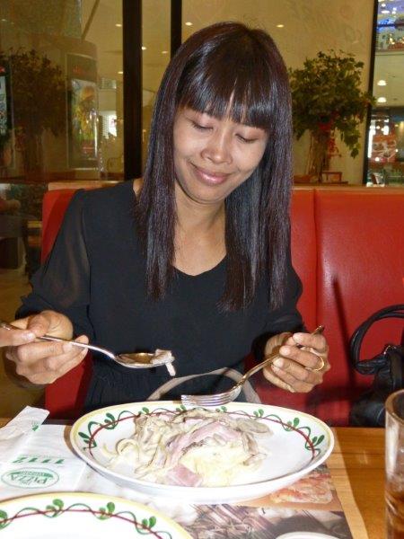 Ne und ihre geliebten Spaghetti, diesmal im Central in Phuket